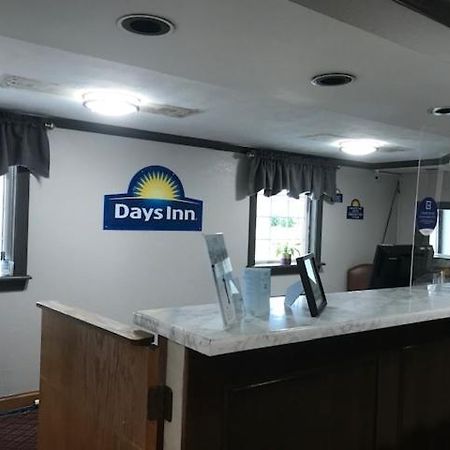 Days Inn By Wyndham Amherst Экстерьер фото
