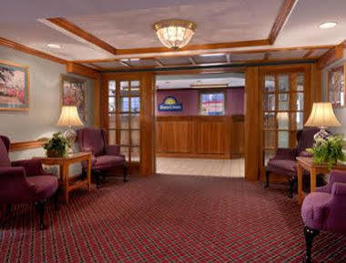 Days Inn By Wyndham Amherst Экстерьер фото